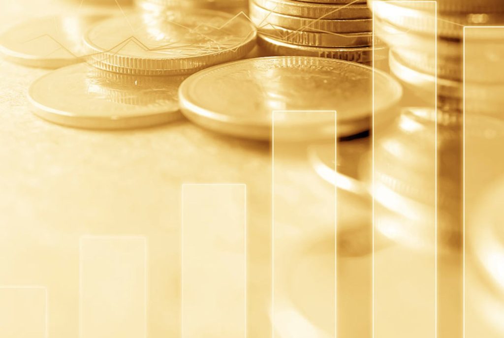 Zlato prekonalo hranicu 4 600 dolárov.